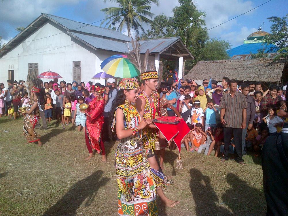 Tarian Dayak